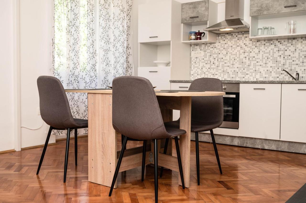Apartment Marta Rasa ภายนอก รูปภาพ
