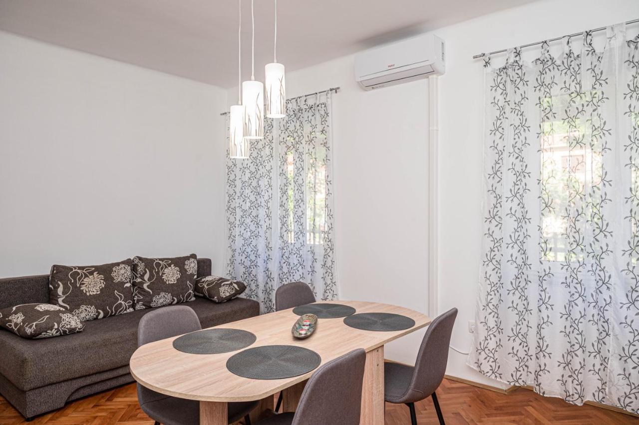 Apartment Marta Rasa ภายนอก รูปภาพ